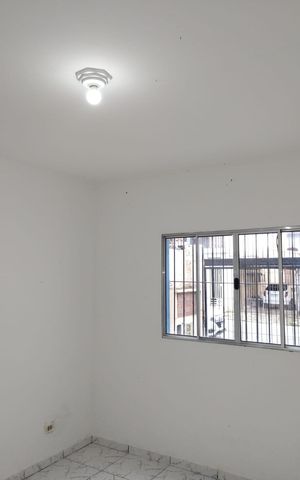 Casa para alugar com 60m², 2 quartos e sem vaga Casa para alugar com 60m², 2 quartos e sem vagaSala