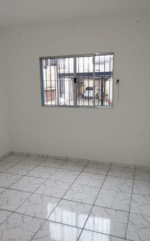 Casa para alugar com 60m², 2 quartos e sem vaga Casa para alugar com 60m², 2 quartos e sem vagaSala