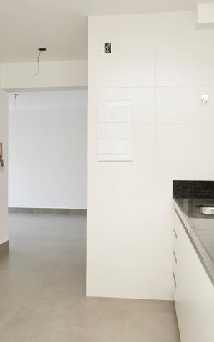 Apartamento à venda com 135m², 3 quartos e 2 vagas Apartamento à venda com 135m², 3 quartos e 2 vagasCozinha e Área de Serviço