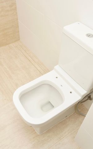 Apartamento à venda com 135m², 3 quartos e 2 vagas Apartamento à venda com 135m², 3 quartos e 2 vagasBanheiro das Semi-suítes