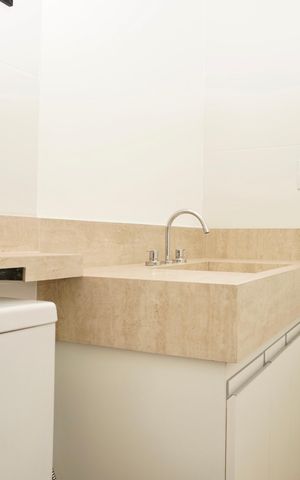 Apartamento à venda com 135m², 3 quartos e 2 vagas Apartamento à venda com 135m², 3 quartos e 2 vagasBanheiro da Suíte