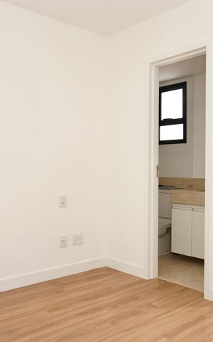 Apartamento à venda com 135m², 3 quartos e 2 vagas Apartamento à venda com 135m², 3 quartos e 2 vagasSuíte