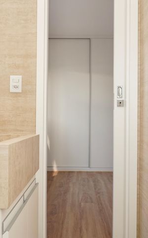 Apartamento à venda com 135m², 3 quartos e 2 vagas Apartamento à venda com 135m², 3 quartos e 2 vagasBanheiro das Semi-suítes