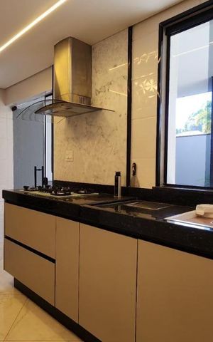 Casa de condomínio à venda com 547m², 4 quartos e 4 vagas