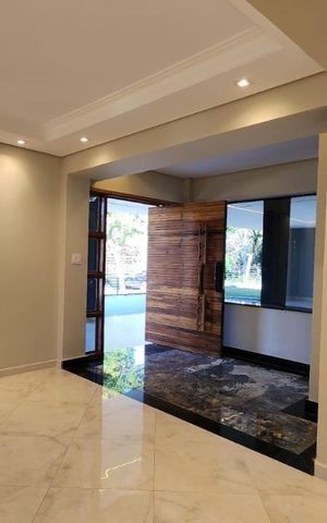 Casa de condomínio à venda com 547m², 4 quartos e 4 vagas