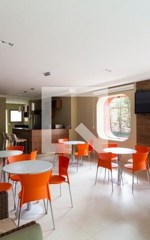 Apartamento à venda com 72m², 2 quartos e 1 vaga Apartamento à venda com 72m², 2 quartos e 1 vagaÁrea comum - Salão de festas