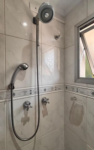 Apartamento para alugar com 180m², 4 quartos e 2 vagas Apartamento para alugar com 180m², 4 quartos e 2 vagasBanheiro da Suíte 1