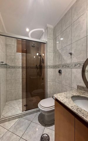 Apartamento para alugar com 180m², 4 quartos e 2 vagas Apartamento para alugar com 180m², 4 quartos e 2 vagasBanheiro