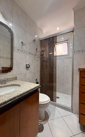 Apartamento para alugar com 180m², 4 quartos e 2 vagas Apartamento para alugar com 180m², 4 quartos e 2 vagasBanheiro da Suíte 1
