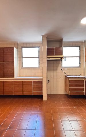 Apartamento para alugar com 180m², 4 quartos e 2 vagas Apartamento para alugar com 180m², 4 quartos e 2 vagasCozinha