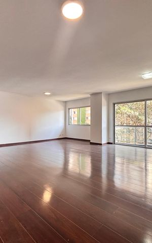 Apartamento para alugar com 180m², 4 quartos e 2 vagas Apartamento para alugar com 180m², 4 quartos e 2 vagasSala
