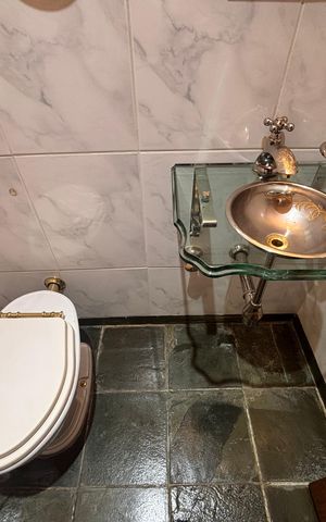 Apartamento para alugar com 180m², 4 quartos e 2 vagas Apartamento para alugar com 180m², 4 quartos e 2 vagasLavabo