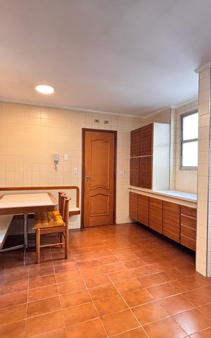 Apartamento para alugar com 180m², 4 quartos e 2 vagas Apartamento para alugar com 180m², 4 quartos e 2 vagasCozinha