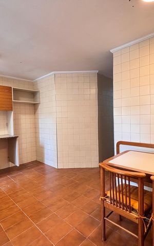 Apartamento para alugar com 180m², 4 quartos e 2 vagas Apartamento para alugar com 180m², 4 quartos e 2 vagasCozinha