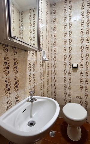 Apartamento para alugar com 180m², 4 quartos e 2 vagas Apartamento para alugar com 180m², 4 quartos e 2 vagasBanheiro de Serviço