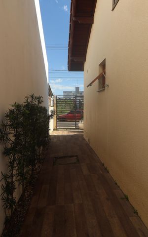 Casa à venda com 71m², 2 quartos e 1 vagaCorredor 