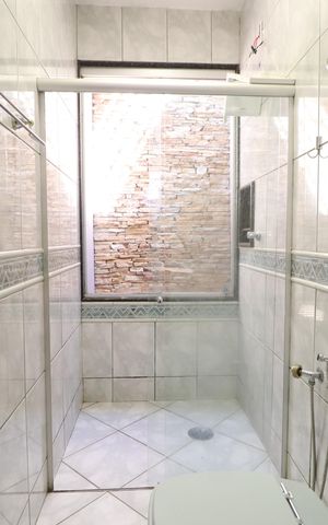 Casa para alugar com 170m², 3 quartos e 3 vagasBanheiro Social