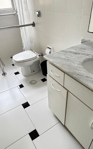 Apartamento à venda com 232m², 3 quartos e 1 vaga Apartamento à venda com 232m², 3 quartos e 1 vagaBanheiro