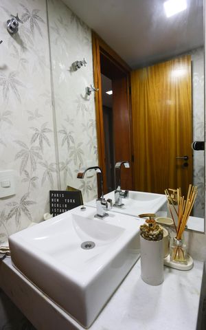 Apartamento à venda com 220m², 4 quartos e 3 vagas Apartamento à venda com 220m², 4 quartos e 3 vagasLavabo