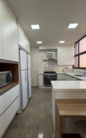 Apartamento para alugar com 260m², 3 quartos e 4 vagas Apartamento para alugar com 260m², 3 quartos e 4 vagasCozinha