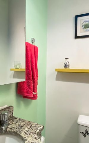 Casa à venda com 140m², 3 quartos e 2 vagas Casa à venda com 140m², 3 quartos e 2 vagasLavabo