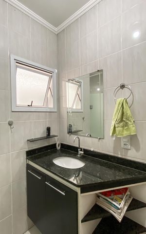 Casa à venda com 140m², 3 quartos e 2 vagas Casa à venda com 140m², 3 quartos e 2 vagasBanheiro