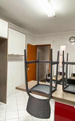 Casa à venda com 140m², 3 quartos e 2 vagas Casa à venda com 140m², 3 quartos e 2 vagasCozinha