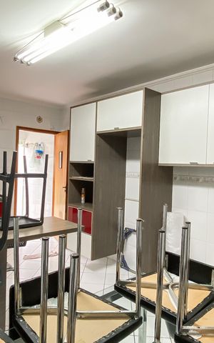 Casa à venda com 140m², 3 quartos e 2 vagas Casa à venda com 140m², 3 quartos e 2 vagasCozinha