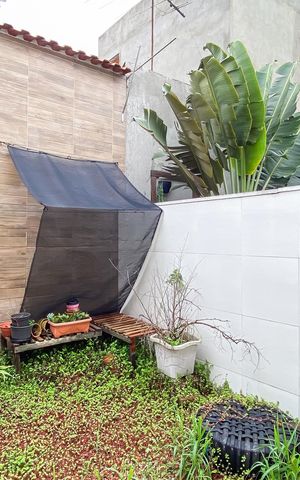 Casa à venda com 140m², 3 quartos e 2 vagas Casa à venda com 140m², 3 quartos e 2 vagasQuintal