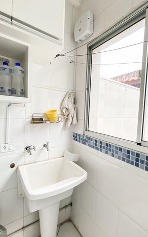 Casa à venda com 140m², 3 quartos e 2 vagas Casa à venda com 140m², 3 quartos e 2 vagasÁrea de Serviço
