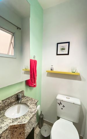 Casa à venda com 140m², 3 quartos e 2 vagas Casa à venda com 140m², 3 quartos e 2 vagasLavabo