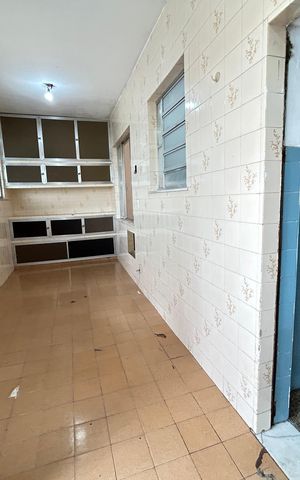 Casa à venda com 80m², 3 quartos e 1 vagaÁrea de Serviço