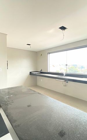 Casa à venda com 160m², 3 quartos e 2 vagas Casa à venda com 160m², 3 quartos e 2 vagasCozinha