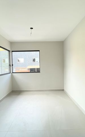 Casa à venda com 160m², 3 quartos e 2 vagas Casa à venda com 160m², 3 quartos e 2 vagasQuarto