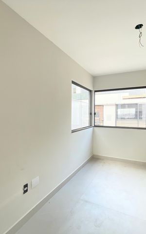 Casa à venda com 160m², 3 quartos e 2 vagas Casa à venda com 160m², 3 quartos e 2 vagasQuarto