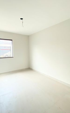 Casa à venda com 160m², 3 quartos e 2 vagas Casa à venda com 160m², 3 quartos e 2 vagasQuarto
