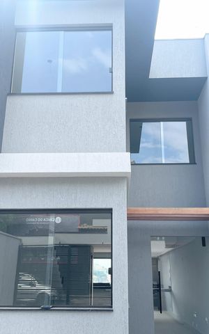 Casa à venda com 160m², 3 quartos e 2 vagas Casa à venda com 160m², 3 quartos e 2 vagasÁrea externa