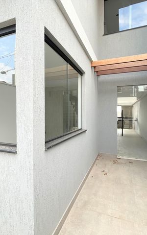 Casa à venda com 160m², 3 quartos e 2 vagas Casa à venda com 160m², 3 quartos e 2 vagasÁrea externa
