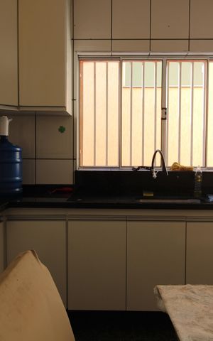 Casa para alugar com 280m², 4 quartos e 2 vagascozinha