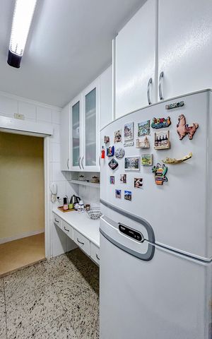 Apartamento à venda com 75m², 3 quartos e 2 vagasCozinha
