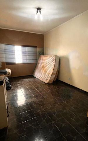 Casa à venda com 130m², 3 quartos e 2 vagas
