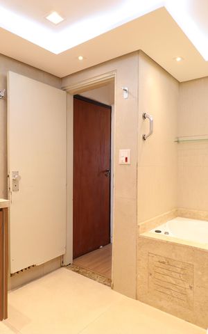 Apartamento à venda com 281m², 4 quartos e 2 vagasBanheiro da Suíte