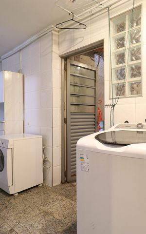Apartamento à venda com 281m², 4 quartos e 2 vagasÁrea de serviço 
