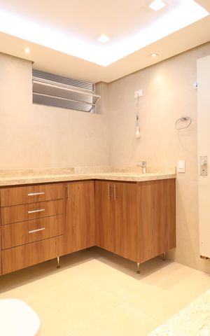 Apartamento à venda com 281m², 4 quartos e 2 vagasBanheiro da Suíte