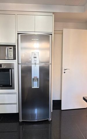 Apartamento à venda com 131m², 3 quartos e 3 vagas Apartamento à venda com 131m², 3 quartos e 3 vagasCozinha