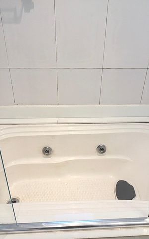 Apartamento à venda com 131m², 3 quartos e 3 vagas Apartamento à venda com 131m², 3 quartos e 3 vagasBanheiro da Suíte 1