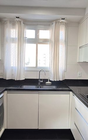 Apartamento à venda com 131m², 3 quartos e 3 vagas Apartamento à venda com 131m², 3 quartos e 3 vagasCozinha