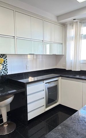Apartamento à venda com 131m², 3 quartos e 3 vagas Apartamento à venda com 131m², 3 quartos e 3 vagasCozinha