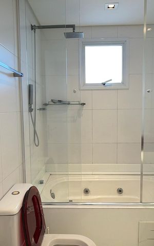 Apartamento à venda com 131m², 3 quartos e 3 vagas Apartamento à venda com 131m², 3 quartos e 3 vagasBanheiro da Suíte 1