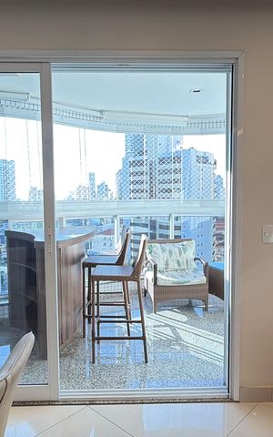 Apartamento à venda com 131m², 3 quartos e 3 vagas Apartamento à venda com 131m², 3 quartos e 3 vagasSacada